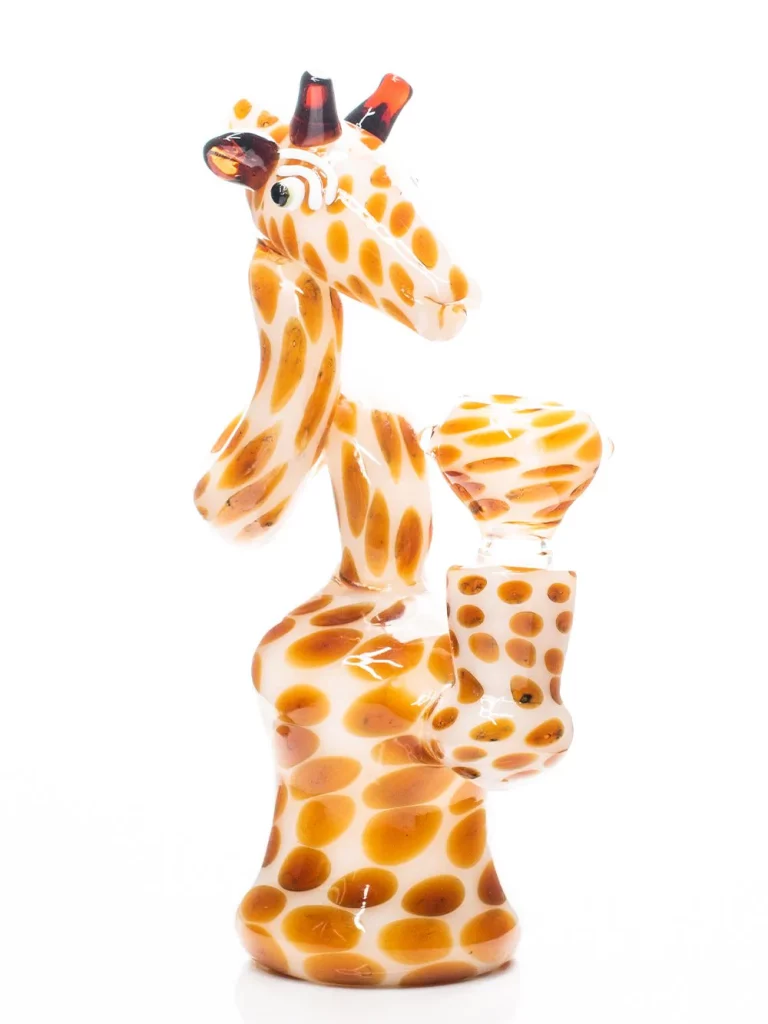 8-inch-giraffe-bong-smooth-hits-with-a-playful-design