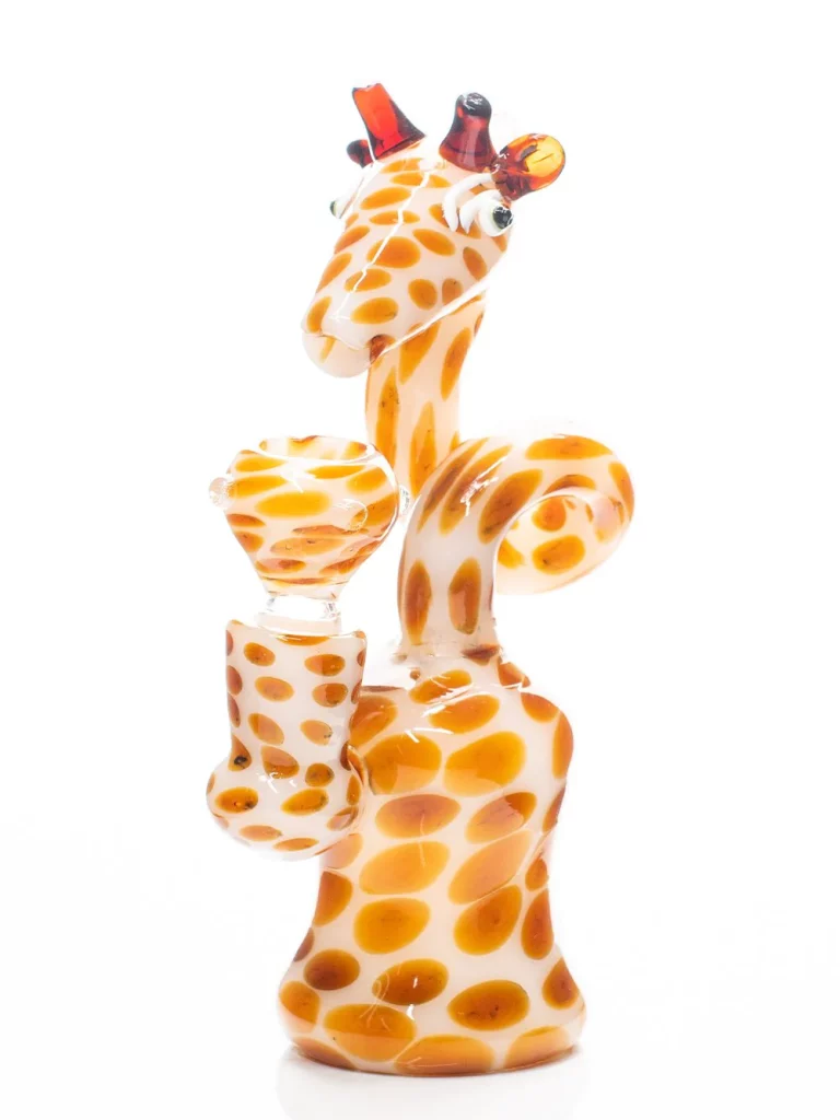 8-inch-giraffe-bong-smooth-hits-with-a-playful-design