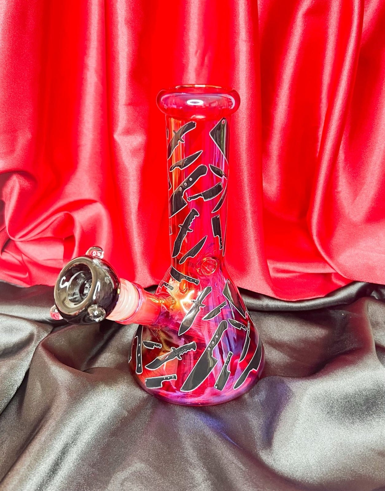 8-Inch Red Bloody KnivesGlass Water Pipe/Bong