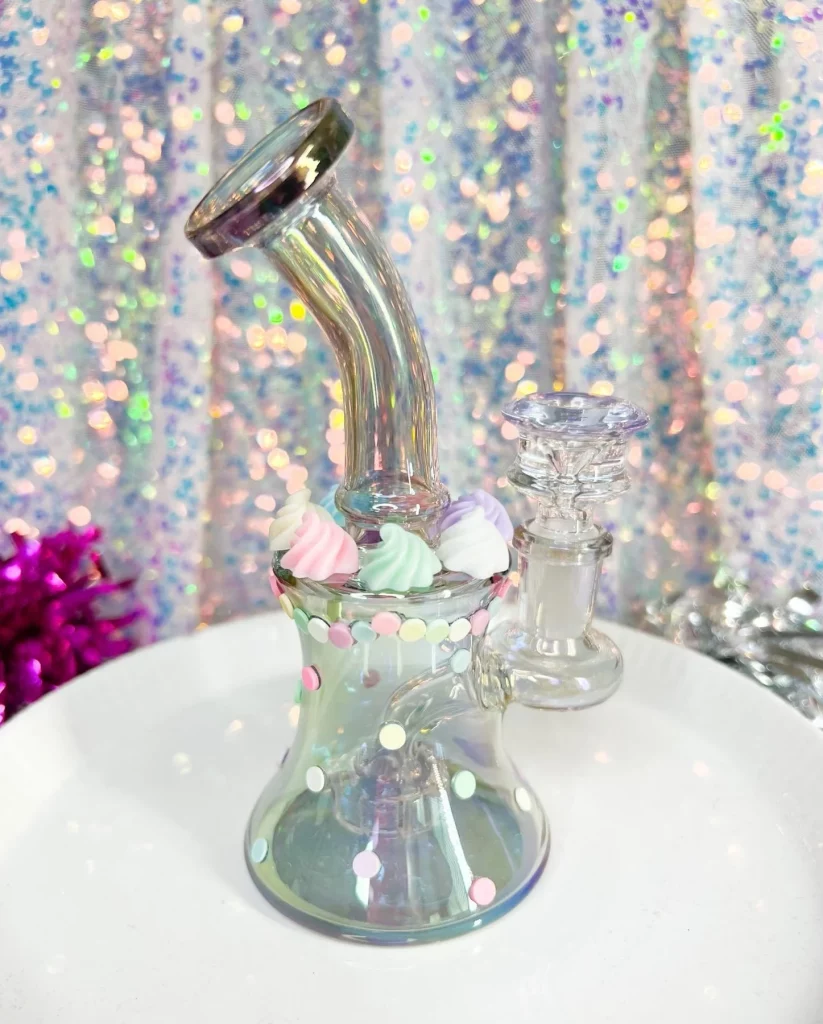 6-Inch Birthday Cake Iridescent Glass Water Pipe/Dab Rig